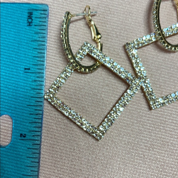 🌟 Gold Geometric Rhinestone Earrings - Picture 6 of 6